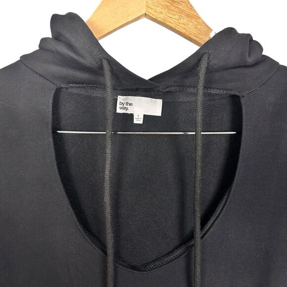 Revolve by the way. Black Cropped Relaxed V-neck Hoodie Size Small - Picture 3 of 9
